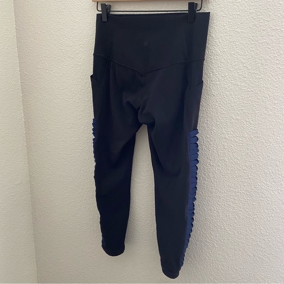 ATHLETA Salutation Stash Pocket II Twist 7/8 Tight Size Medium Petite - Picture 6 of 9